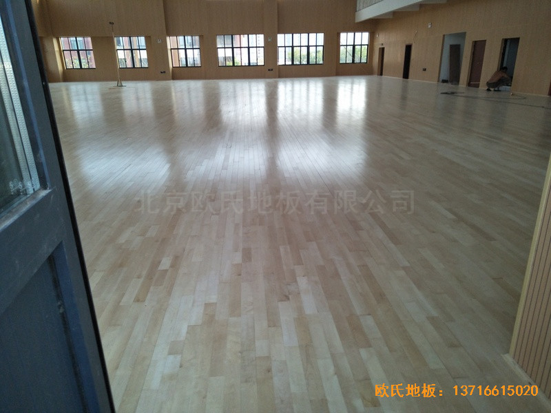 �Ϻ��ɽ��^(q��)�ܱ��W(xu��)У�\���^�\��ľ�ذ���O(sh��)����4