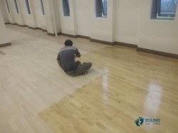 實木運動地板如何保潔